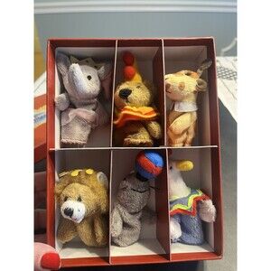 2005 Restoration Hardware Finger Puppets 6 Wild Circus Animals Plush With Box